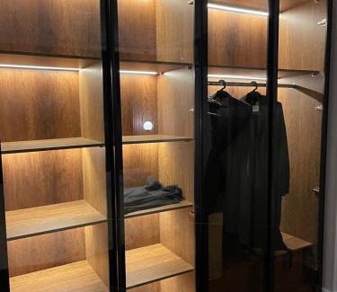 Al Duqqi Apartment | شقة فندقيه للإيجار اليومي او الشهري