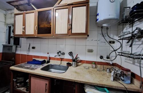 Tukh Apartment | شقة مفروشة 5 سراير في كامب شيزار