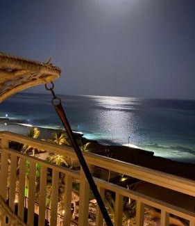 Bay La Sun Apartment | شقة مفروشة باطلالة بحرية ساحرة مخصصة للعوائل فقط