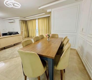 Old Cairo Apartment | شقة 3 غرف بالمنيل الغربي