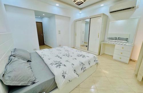 Old Cairo Apartment | شقة 3 غرف بالمنيل الغربي