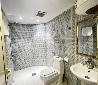 Al Ulaya Apartment | شقق لين