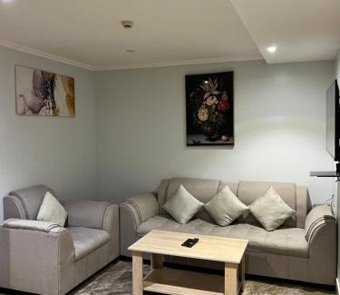 Al Ulaya Apartment | شقق لين