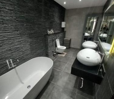 Al Duqqi Apartment | شقه الترا سوبر لوكس بجوار نادي الصيد الدقي