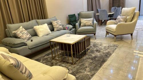 As-Salam Apartment | شقه راقيه للعائلات فقط مكيفه بالكامل بكمبوند مون سيتى بالعبور