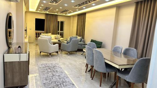 As-Salam Apartment | شقه راقيه للعائلات فقط مكيفه بالكامل بكمبوند مون سيتى بالعبور