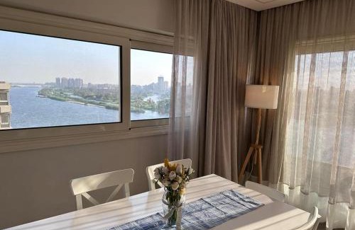 Al Manial Apartment | شقه فندقيه عائليه اطلاله على النيل بانوراما