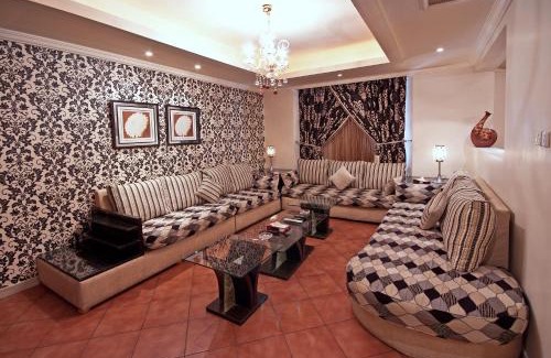 King Abdul Aziz Road Villa | فلل رويال ان