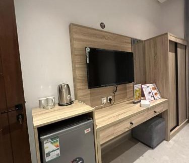 Hera Street Hotel | فندق أطياف