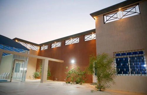 Al Hofuf Villa | فيلا الورود