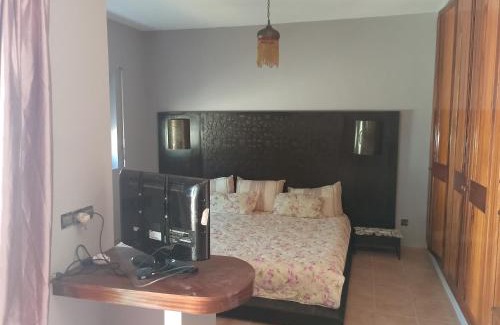 Oulad Khallouf Villa | فيلا بالصخيرات