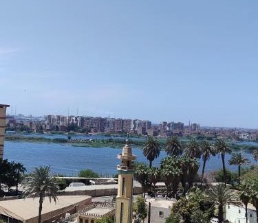 Shubra al Khaymah Apartment | كوبري المظلات يطلع على كورنيش النيل و كوبري تحيا مصر