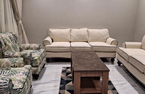 Dammam Apartment | للايجار الاسبوعي والشهري عوائل فقط شقة في الدمام حي المزروعية