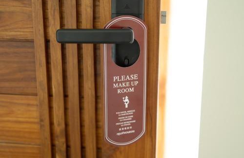 Pak Khat Hotel | กว้างคูณยาวคาเฟ่โรงแรม & พูลวิลล่า