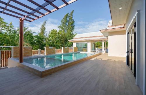 Pak Nam Pran Villa | บ้านครีมครูเมย์ พูลวิลล่า