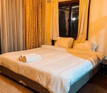 Ban Na San House | บ้านชมธาร บ้านสวนสราญชล