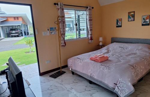 Suan Phueng House | บ้านน้ำผึ้งโฮมสเตย์