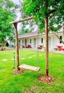 Suan Phueng Hotel | บ้านไม้หอมบูติค สวนผึ้ง