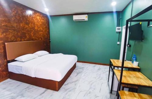 Phetchaburi House | บ้านไร่แสงจันทร์ รีสอร์ท