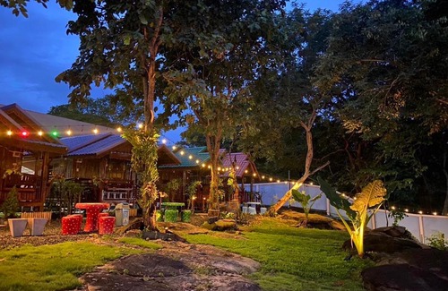 Sirindhorn Other | ปลายเขื่อนแคมป์ปิ้ง บ้านเรือนไทย