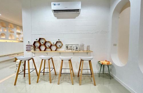 Khlong Kha Chen Hotel | มินิมอลโฮลเทล