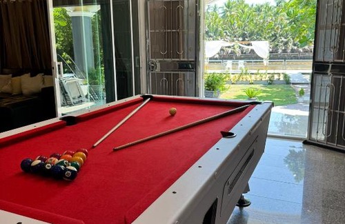 Samut Songkhram Villa | ริมน้ำบ้านแม่ อัมพวา เหมาหลัง 5 นอน พักได้ 10 คน