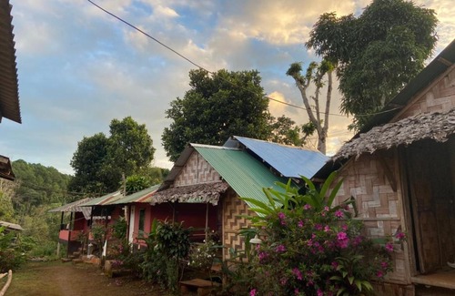Mok Cham Pae House | ลุงปะเท โฮมสเตย์ ปางอุ๋ง