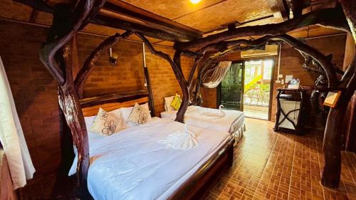 Suan Phueng Resort | ศศิคันทรี รีสอร์ท