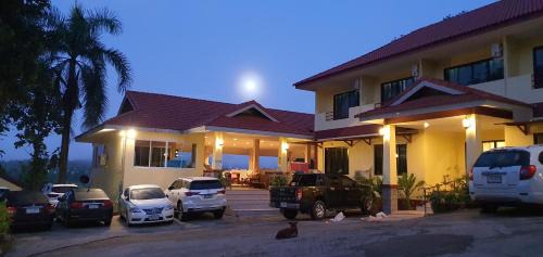 Sangkhla Buri Resort | สังขละการ์เด้นโฮม