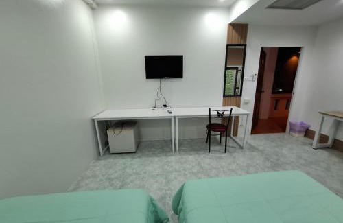 Pak Nam Pran Hotel | โรงแรมฟร้อนบีช frontbeach