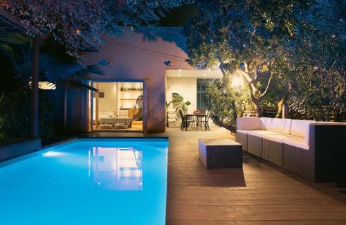 Kamakura Villa | カサブランカプールハウス鎌倉 - Casablanca Pool House Kamakura Seaside Luxury Villa with Heated Pool & Sauna