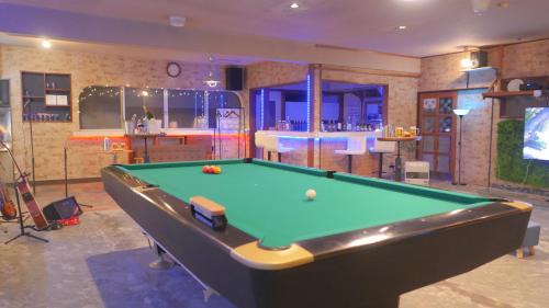 Yuzawa Hostel | ザホテル湯沢スターダスト