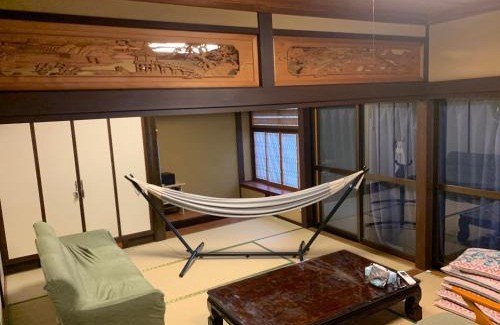 Kure House | 一棟貸し民宿mishigo