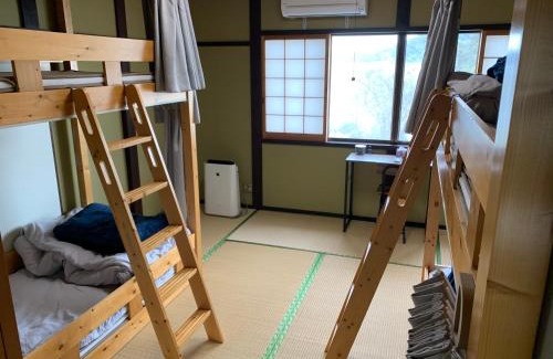 Kure House | 一棟貸し民宿mishigo