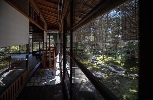 Ukyo Ward House | 伝心庵 Garden Villa Denshin-An