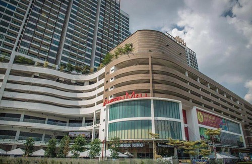 Seri Kembangan Apartment | 位于Amerin购物中心上方的舒适3卧室宽阔公寓(无线网络免费停车位)