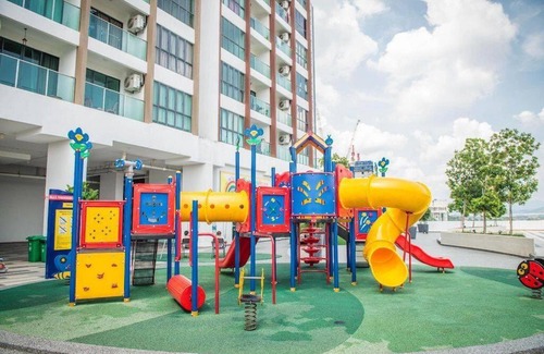 Seri Kembangan Apartment | 位于Amerin购物中心上方的舒适3卧室宽阔公寓(无线网络免费停车位)