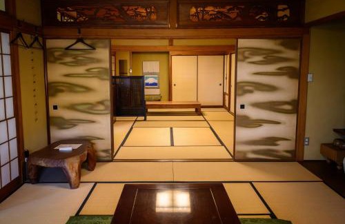 Naka Ward Villa | 円山山荘 Maruyama villa 自然と調和し和の美を感じる岡山市内屈指の豪邸宿 supported by COCOSTAY