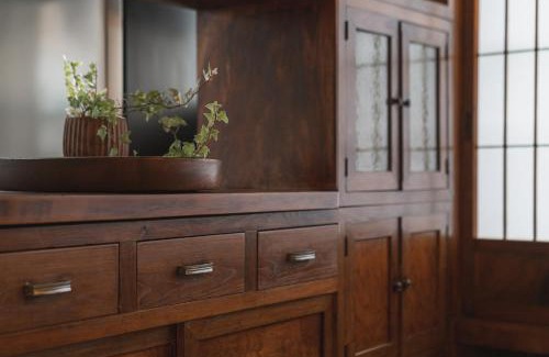 Ozu Apartment | 城下の宿 燈