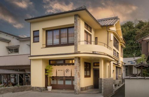 Ozu Apartment | 城下の宿 燈