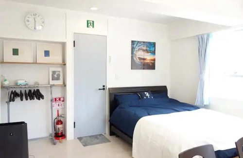 Makishi Apartment | 大家族向け貸切宿 敷地内無料駐車場 最高のロケーション 各階独立鍵付き個室 Paradise inn牧志