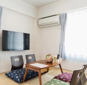 Makishi Apartment | 大家族向け貸切宿 敷地内無料駐車場 最高のロケーション 各階独立鍵付き個室 Paradise inn牧志