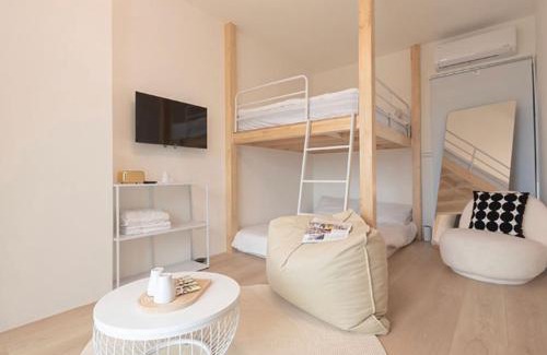 Toucheng House | 宇宙日光小公寓 Universe And Sunlight Apartment