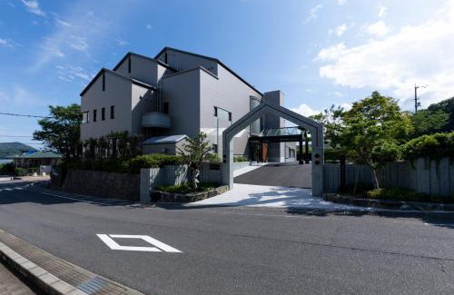 Hatsukaichi Hotel | 宮島離れの宿 IBUKU -Miyajima Hanare no Yado IBUKU-