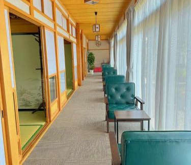 Nishikatsura House | 富士山を眺められる宿 ゲストハウス花水木