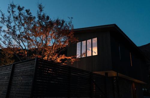 Oishi Villa | 富士山望むプライベートヴィラ 900平方メートルの敷地を貸切利用 憩 ikoi Fuji サウナ 4Kシアター