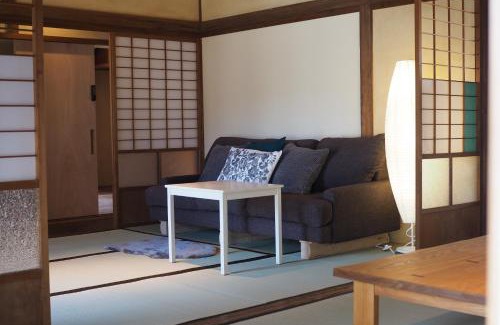 Meiro no Machi Apartment | 岡邸