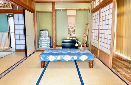 Tatsugo Apartment | 島の民泊 天川 -てぃんご- TINGO japanese kominka stay