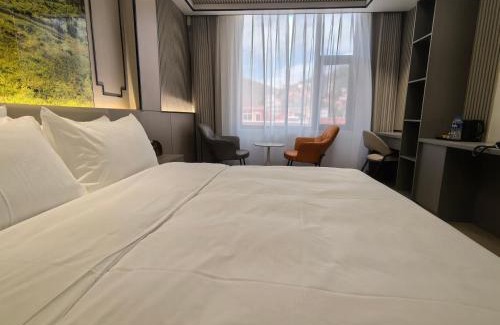 Batang County Hotel | 巴塘Lanou尚品酒店