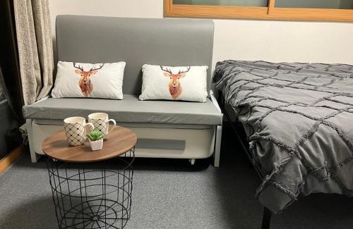 Narashino Villa | 幕張メッセまで2分 東京ディズニーランドまで15分 毎日24時間 交通機関利用可 2 minute away from Makuhari Messe and 15 minutes away to Tokyo Disneyland and 24 Hours public transport